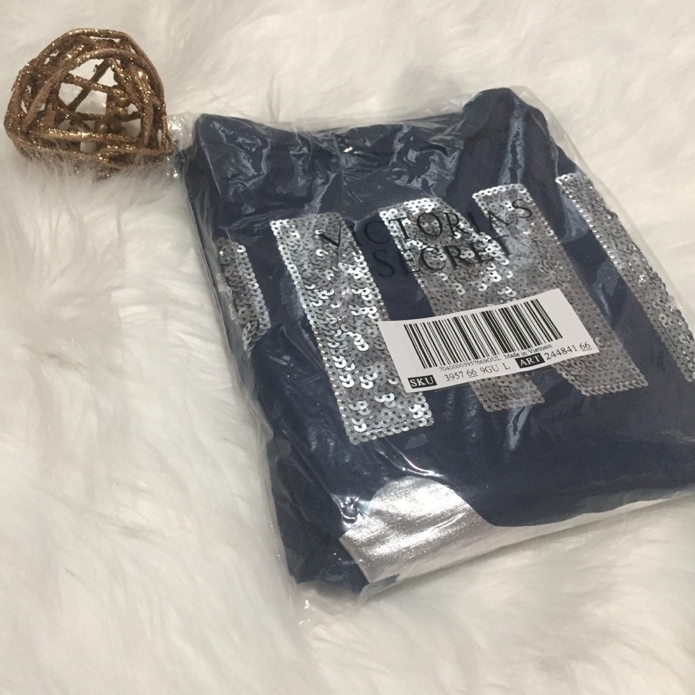 NWT. BLING CAMPUS SHORT SLEEVE TEE LARGE - Picture 5 of 5